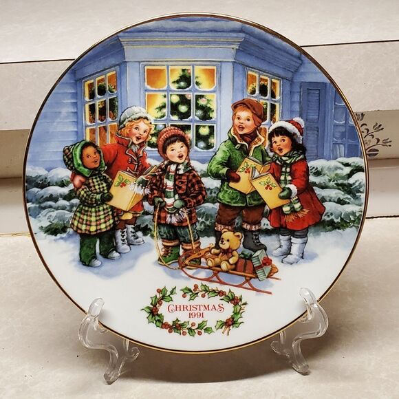 Avon Christmas Plate 1991 Perfect Harmony Porcelain Trimmed In 22K Gold - Picture 1 of 4